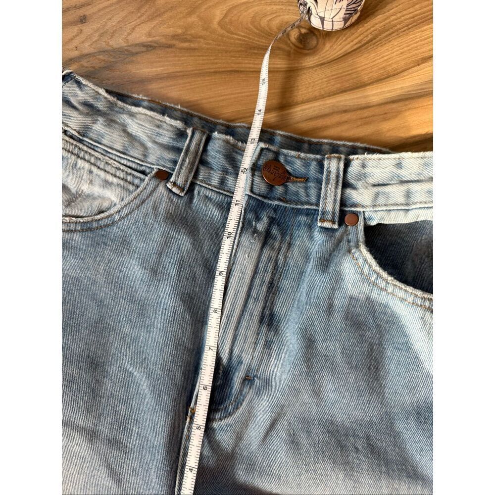 Billabong x Wrangler Womens True Blue Floral Patchwork Super Flare Jeans Size 28 - Picture 5 of 13
